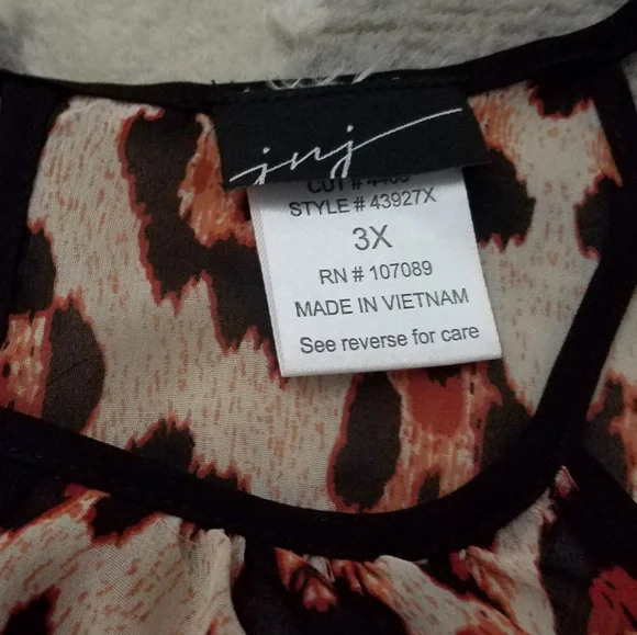 Sheer cold shoulder blouse - Picture 2 of 5